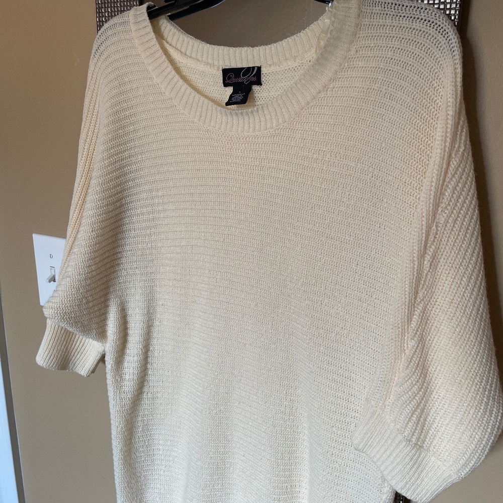 Women’s Questions Sweater L Butter Color.
